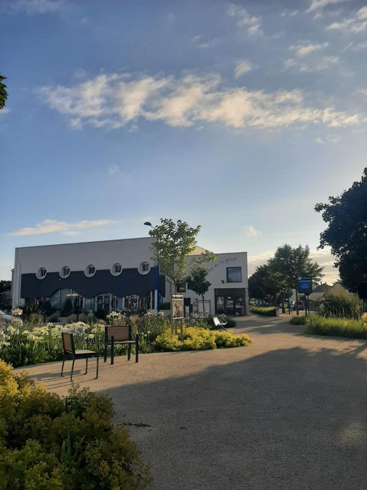 La Maison Rose - Avec Grand Jardin Clos A 300M De La Mer Hauteville-sur-Mer Exterior photo
